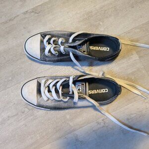 Converse Women Size 6 Sneaker Shoes